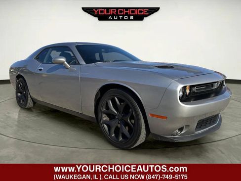 Used 2016 Dodge Challenger SXT Plus RWD image 7