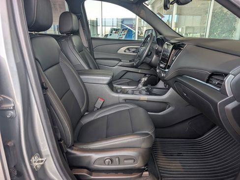 Certified 2023 Chevrolet Traverse LT w/ LT Premium Package image 42