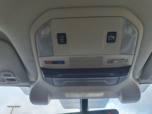 Used 2022 Subaru Ascent Premium w/ Convenience Package image 28