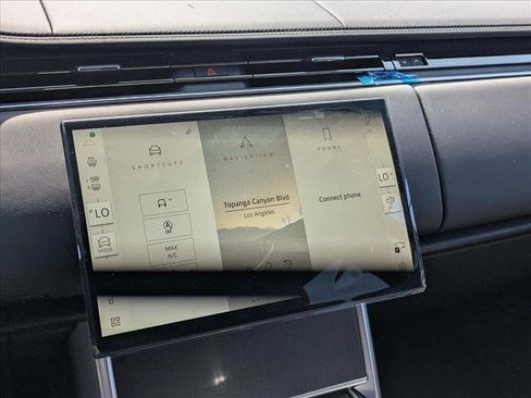 New 2025 Land Rover Range Rover SE image 12