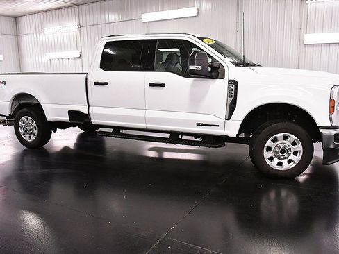 Used 2024 Ford F350 XLT image 8