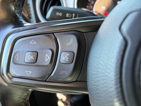 Used 2019 Jeep Wrangler Unlimited Sport S image 11