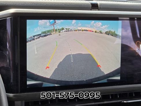 Used 2025 Jeep Wrangler Unlimited Sahara AWD/4WD image 24