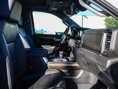 Used 2022 Chevrolet Silverado 1500 LT Trail Boss w/ Convenience Package II image 18