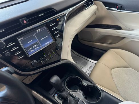 Used 2018 Toyota Camry LE w/ Protection Package (Q2) FWD image 14