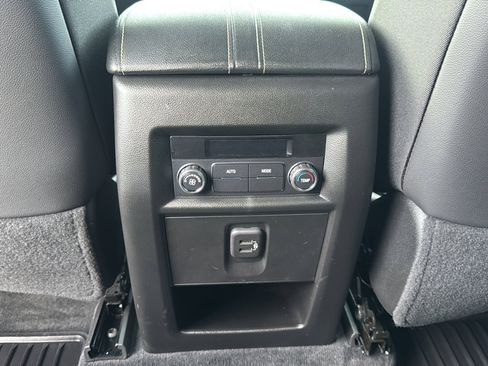 Used 2023 Chevrolet Traverse LT w/ LPO, Roadside Safety Package AWD/4WD image 22