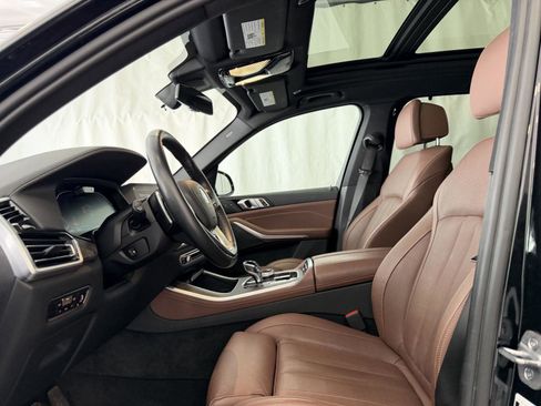 Used 2022 BMW X5 xDrive40i w/ Executive Package image 5