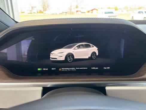Used 2022 Tesla Model X image 9