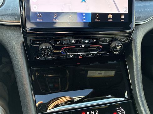 Used 2024 Jeep Grand Cherokee Overland w/ Trailer Tow Package image 21