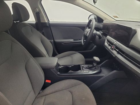 Used 2025 Kia K4 FWD image 21