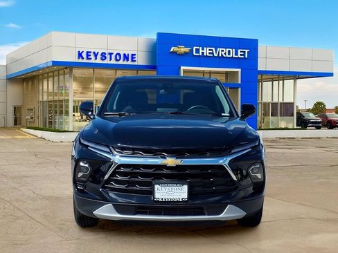 Used 2026 Chevrolet Blazer LT FWD image 2