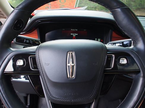 Used 2024 Lincoln Aviator Reserve w/ Equipment Group 201A RWD image 27