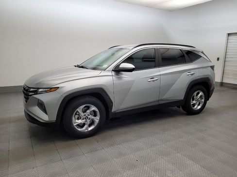 Used 2023 Hyundai Tucson SEL FWD image 2