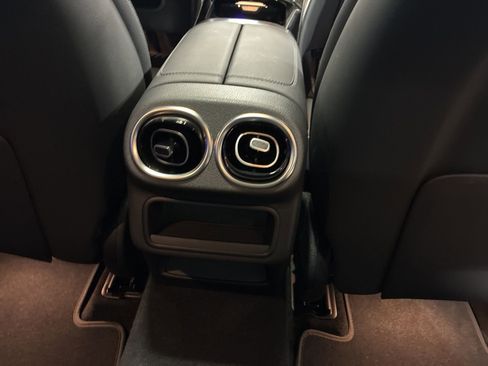 Used 2025 Mercedes-Benz GLC 300 GLC 300 image 30