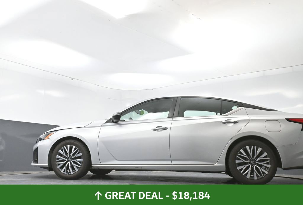 Used 2024 Nissan Altima 2.5 SV FWD image 53