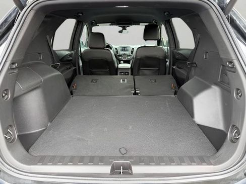 Used 2023 Chevrolet Equinox RS FWD image 35
