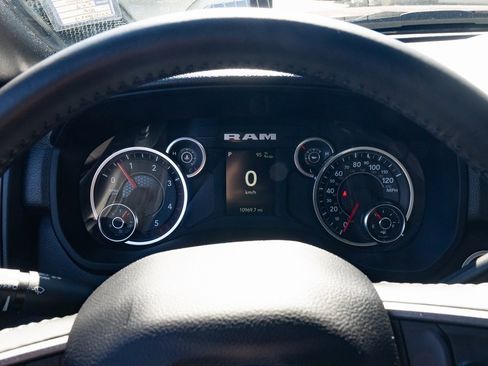 Used 2024 RAM 2500 Tradesman w/ Chrome Appearance Group image 12