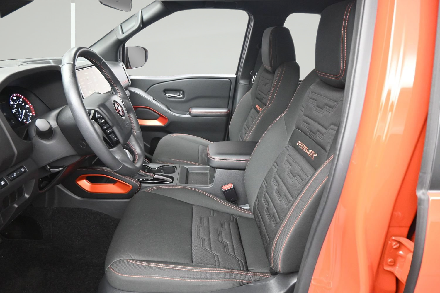 Certified 2025 Nissan Frontier PRO-4X w/ Interior Protection Package AWD/4WD image 9