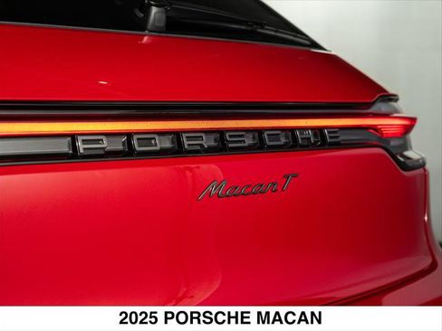 Used 2025 Porsche Macan Turbo AWD/4WD image 33