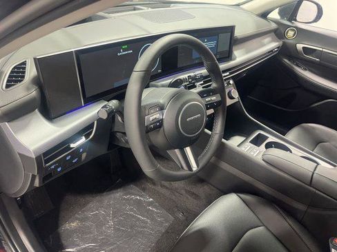 New 2025 Hyundai Sonata Limited image 9
