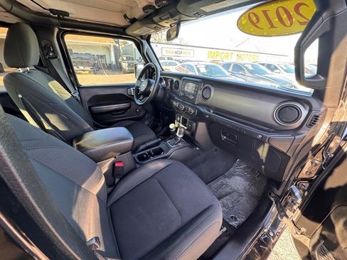 Used 2019 Jeep Wrangler Unlimited Sport AWD/4WD image 8