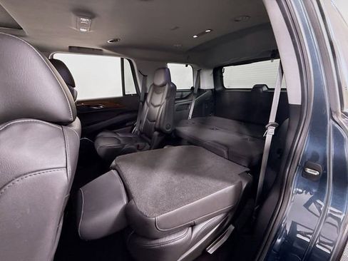 Used 2020 Cadillac Escalade Luxury image 8