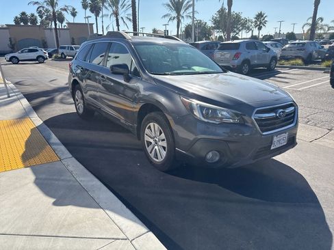 Used 2019 Subaru Outback 2.5i Premium image 32