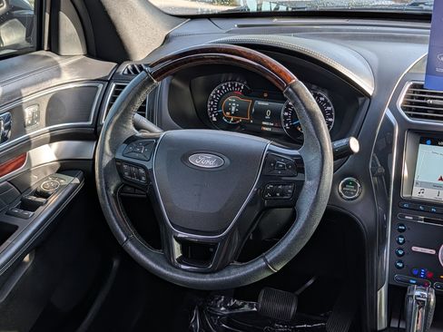 Certified 2018 Ford Explorer Platinum AWD/4WD image 18