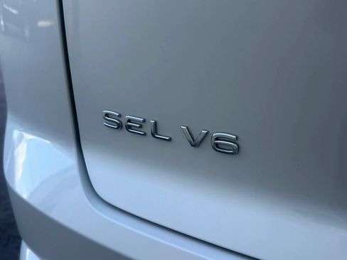 Used 2023 Volkswagen Atlas Cross Sport SEL Premium R-Line AWD/4WD image 31