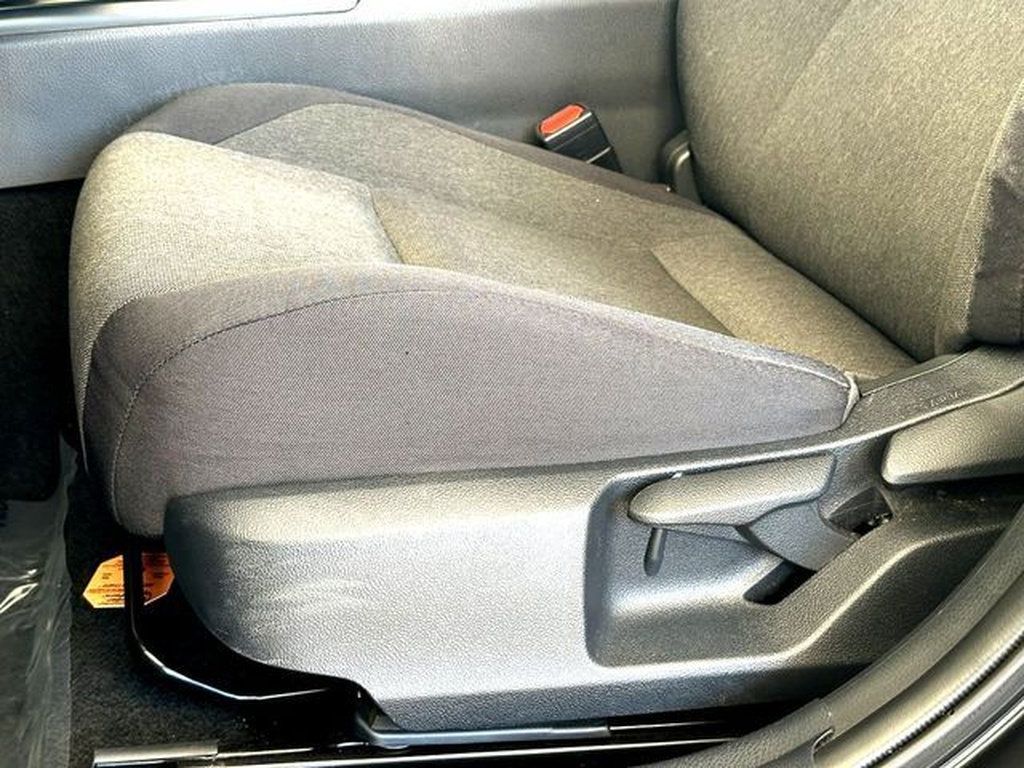Used 2025 Toyota Camry LE FWD image 12