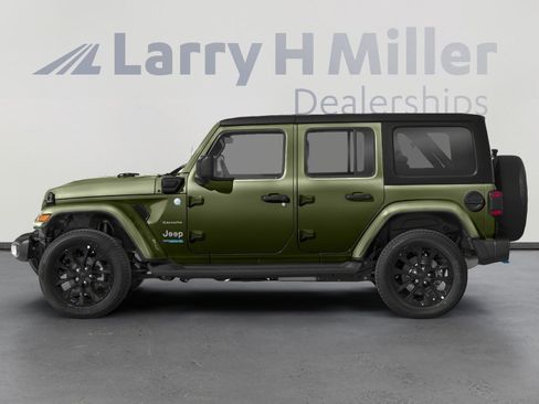 Used 2023 Jeep Wrangler Unlimited AWD/4WD image 3