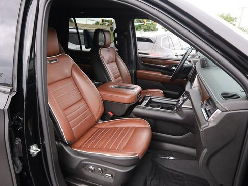 Used 2023 GMC Yukon Denali Ultimate AWD/4WD image 30