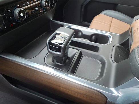 Used 2025 Chevrolet Silverado 1500 High Country image 11