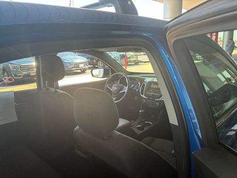 Used 2019 Chevrolet Equinox LT FWD image 16