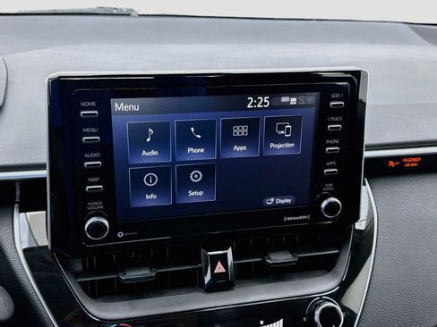 Used 2021 Toyota Corolla LE w/ Carpet Mat Package (TMS) FWD image 9