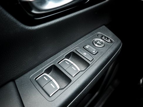Used 2025 Honda CR-V EX-L image 15