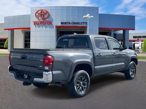 Used 2021 Toyota Tacoma SR5 RWD image 6