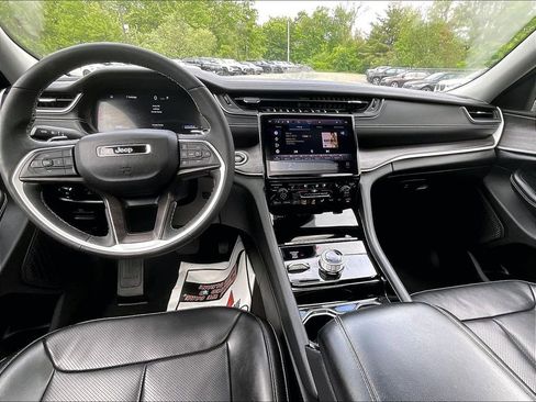 Used 2023 Jeep Grand Cherokee L Limited w/ Luxury Tech Group II AWD/4WD image 22