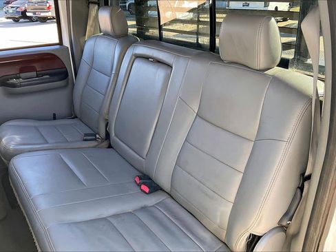 Used 2006 Ford F350 Lariat image 19