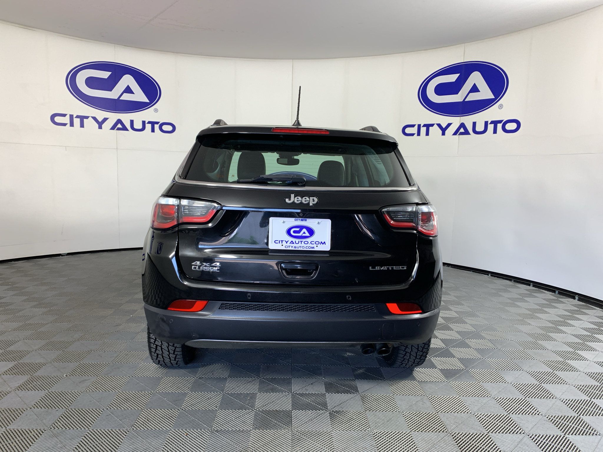 Used 2018 Jeep Compass Limited w/ Navigation Group AWD/4WD image 4