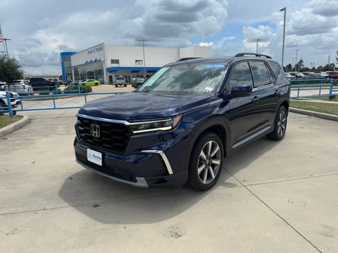 Certified 2025 Honda Pilot Elite image 4