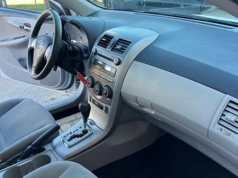 Used 2011 Toyota Corolla LE image 13