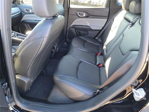 New 2026 Jeep Compass Latitude image 20