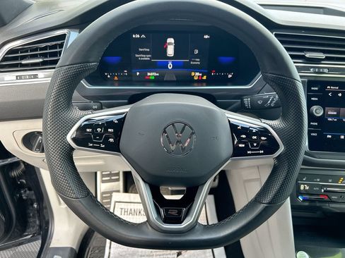 Used 2022 Volkswagen Tiguan SE R-Line AWD/4WD image 30