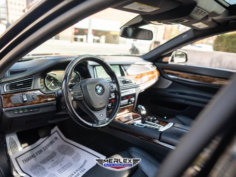 Used 2014 BMW 750Li xDrive image 13
