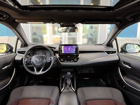 Used 2023 Toyota Corolla SE w/ SE Premium Package FWD image 2