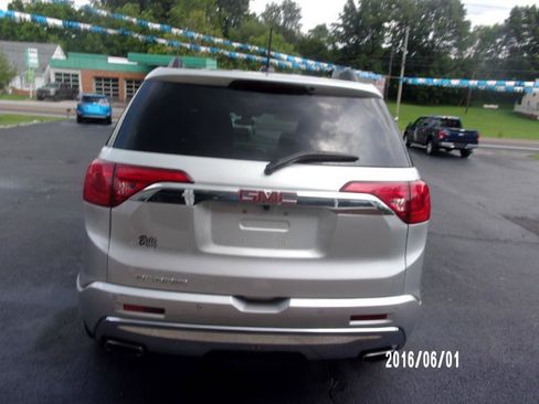 Used 2018 GMC Acadia Denali w/ Technology Package FWD image 5