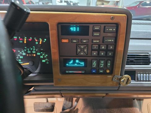 Used 1993 GMC Sierra 1500 2WD Regular Cab image 33