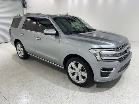 Used 2023 Ford Expedition Platinum image 7