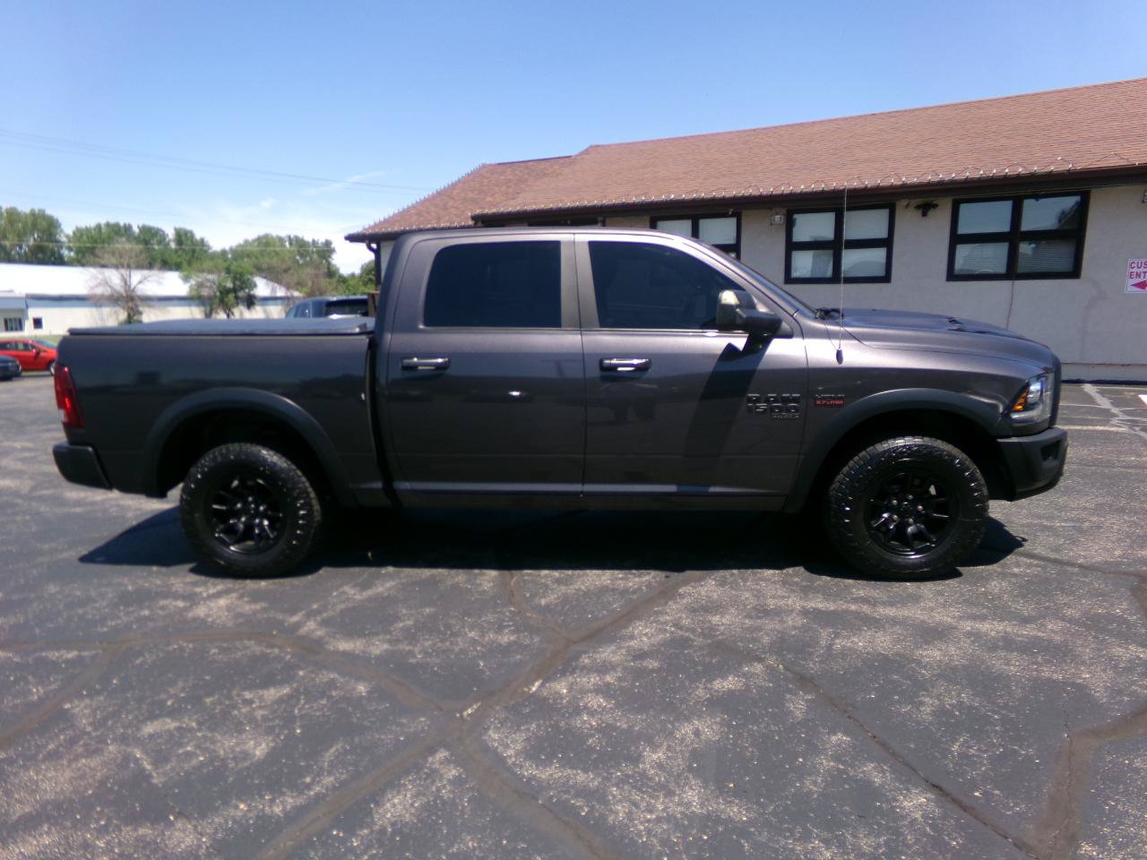 Used 2021 RAM 1500 Warlock AWD/4WD image 2